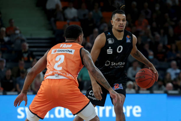 她不仅磨练 她不仅磨练